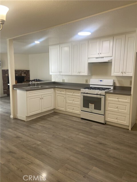 Foto del edificio - 6819 Whitsett Ave