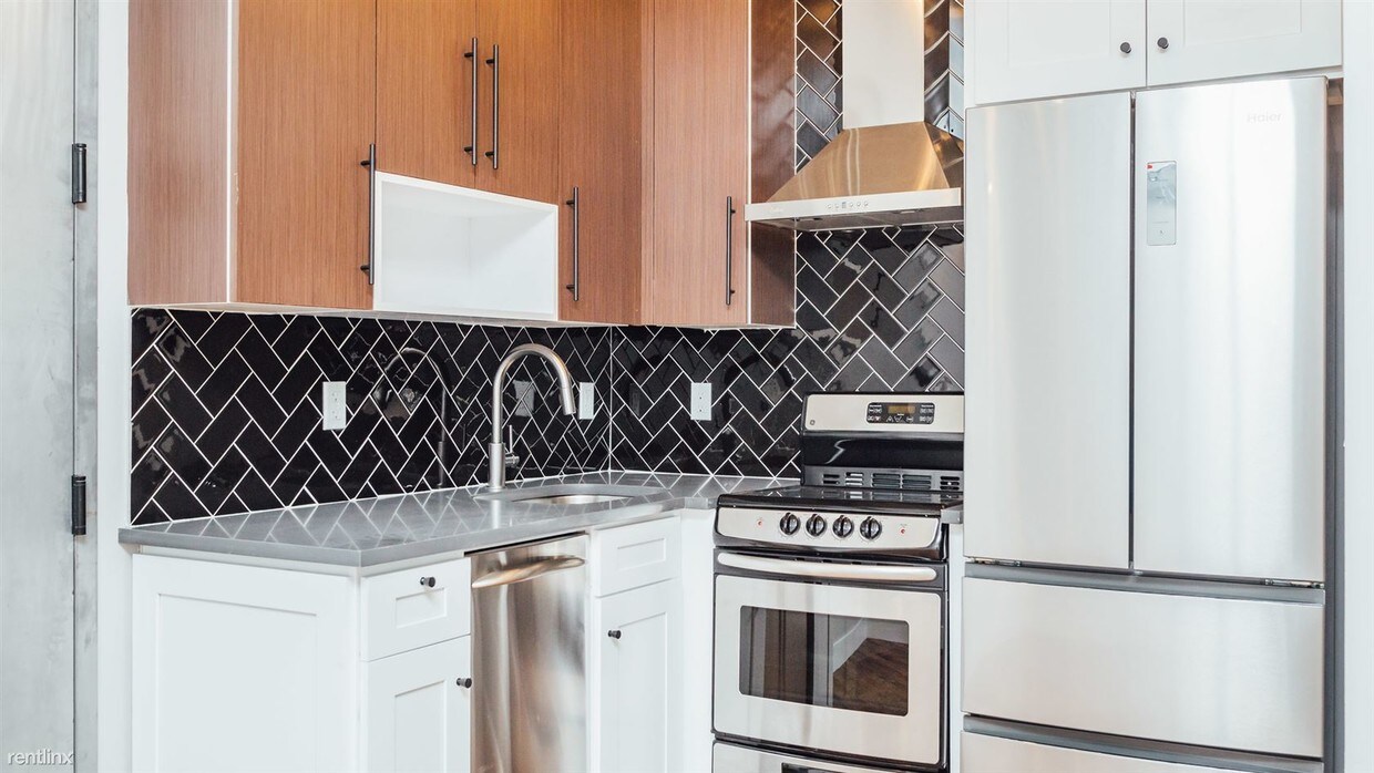 Primary Photo - 2 br, 2 bath Apartment - 35 Claver Pl Unit 3G