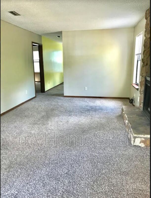 Foto del edificio - 10065 Hillview Dr