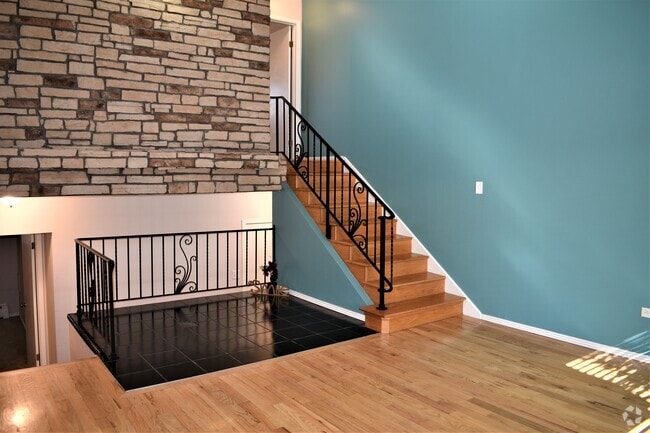 Building Photo - 12820 Willow Ln