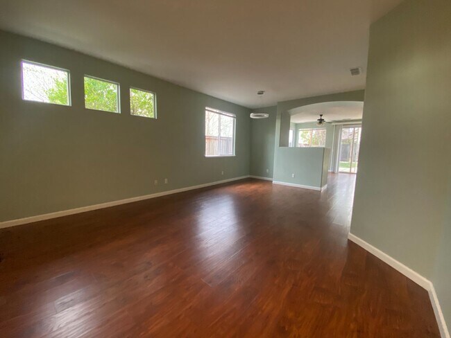 Building Photo - 9367 Hambley Cir Elk Grove, CA 95624