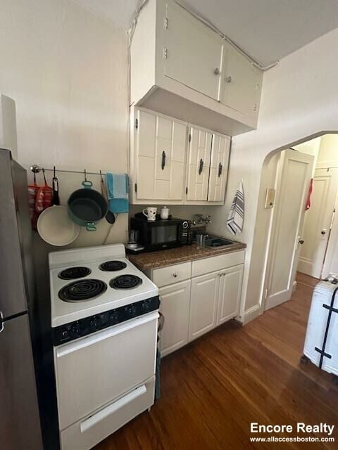 Building Photo - 70 Strathmore Rd