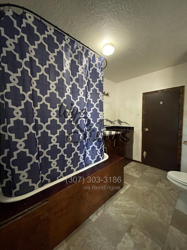 Foto del edificio - 409 S Brooks St