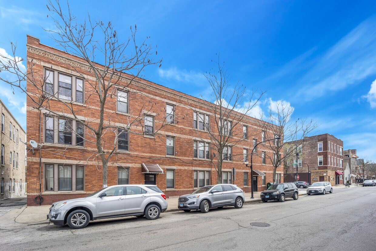 Primary Photo - 2255 S Oakley Ave