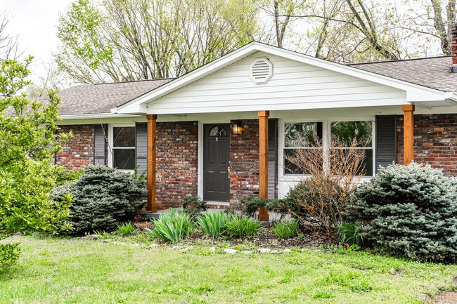 Building Photo - 4200 Crestfield Rd