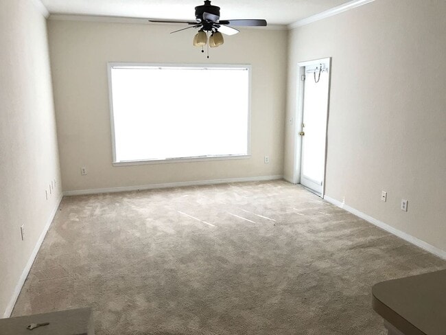 Building Photo - 3563 Conroy Rd