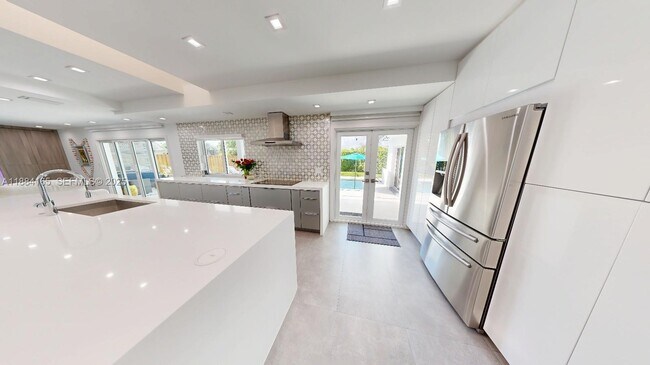 Foto del edificio - 1055 NW 99th Ave