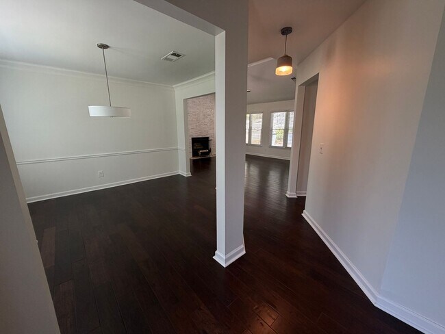 Building Photo - 807 Arbor Forest Pl