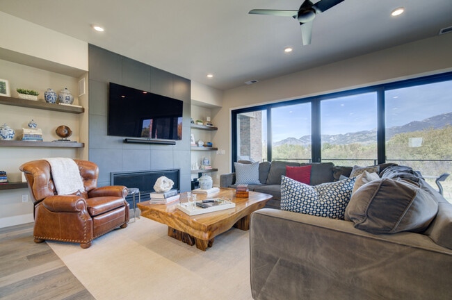 Building Photo - 203 Bridger Vale Dr