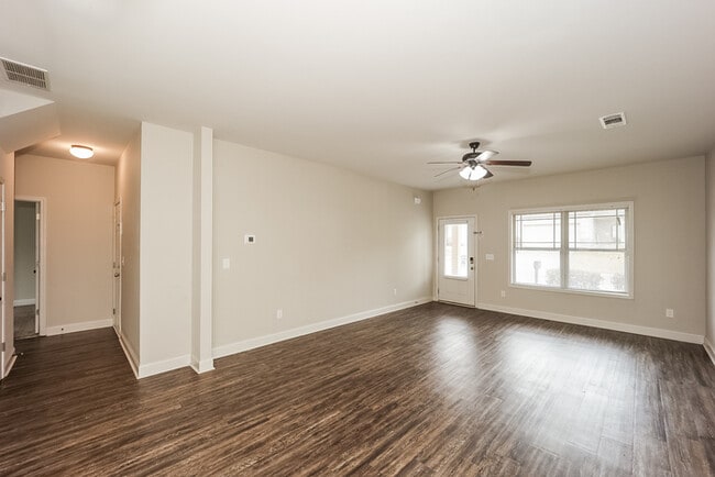 Building Photo - 1029 Allegiance Dr