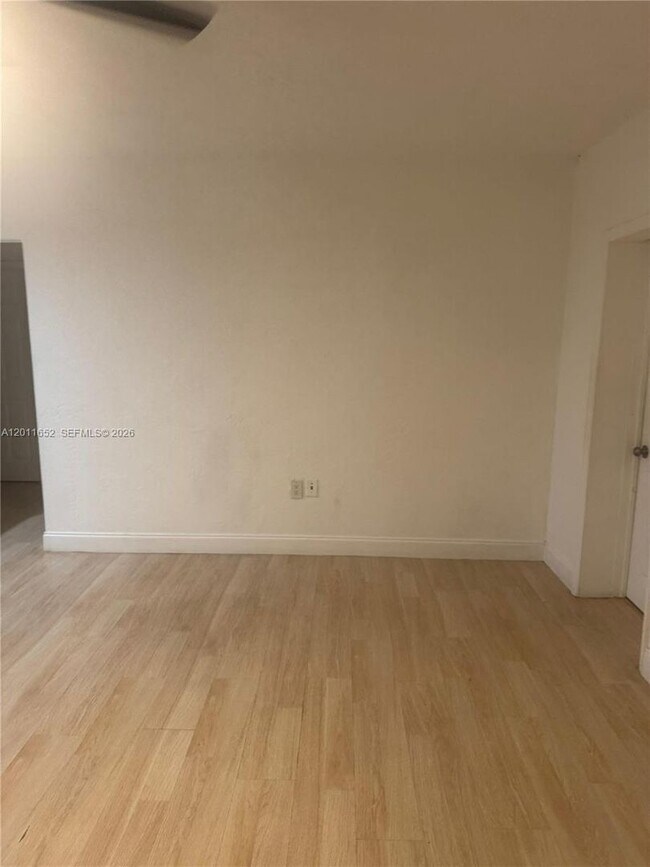 Foto del edificio - 411 NW 106th St