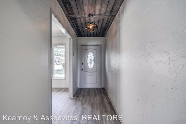 Foto del edificio - 3 br, 2 bath House - 5201  93rd Street