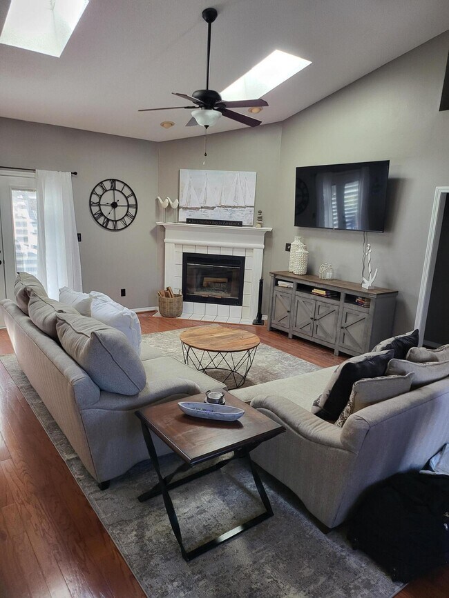 Building Photo - 9331 Vandivere Dr