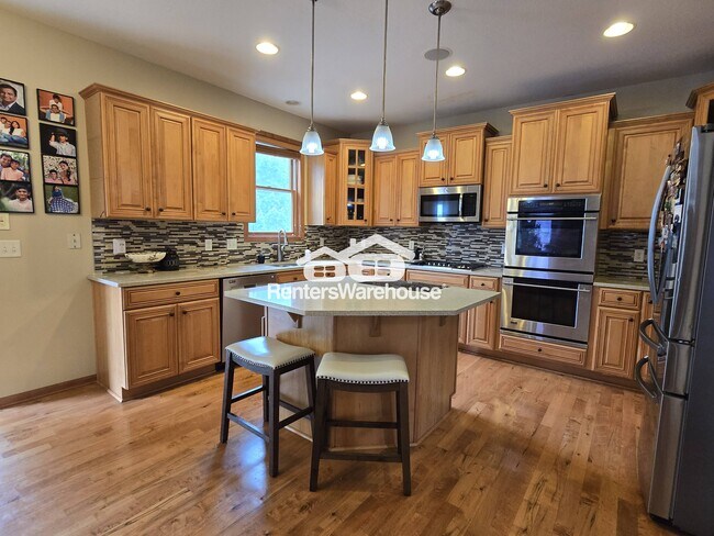 Building Photo - 15420 Plumstone Dr