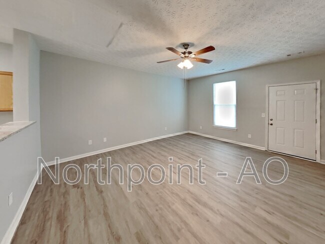 Foto del edificio - 6097 Camden Forrest Dr