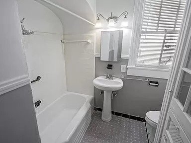Foto del edificio - For Rent