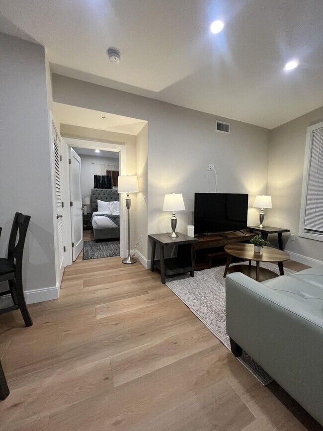 Foto del edificio - 394 McGrath Hwy