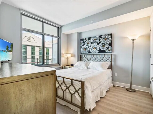 Foto del edificio - 4836 Rugby Ave