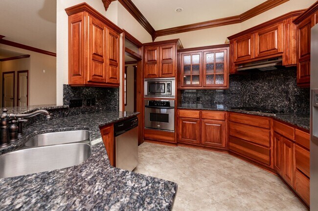 Building Photo - Wonderful Bentonville Home in Quiet Neighborhood