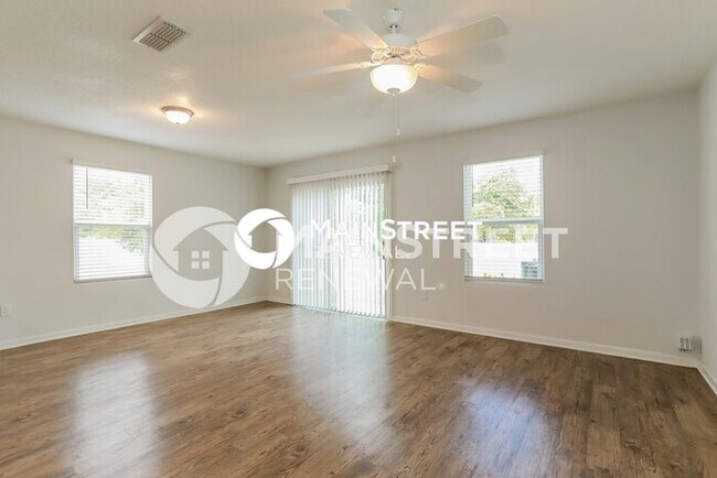 Foto del edificio - 4 Bedroom Pet-Friendly Home in Jacksonville, FL with Main Street Renewal