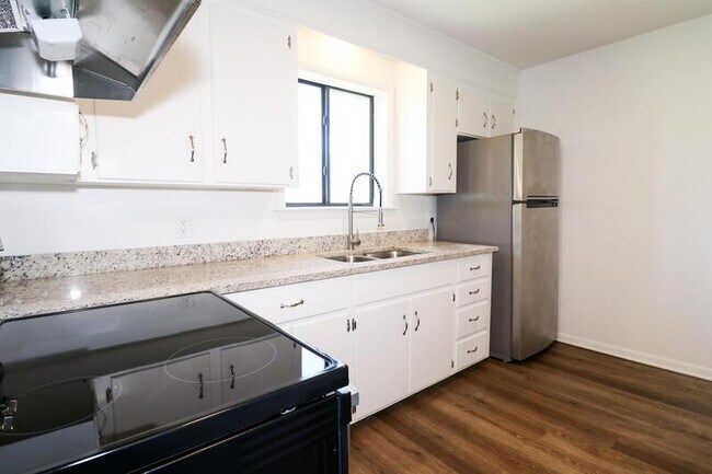 Foto del edificio - 6228 Robertson Ave