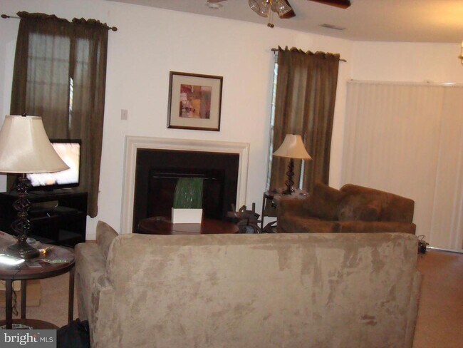 Foto del edificio - 7418 Hindon Cir