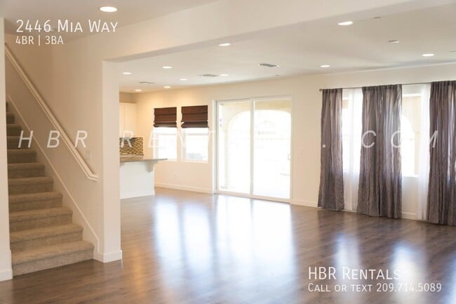 Building Photo - Gorgeous Four Bedroom - Corner Lot Tracy R...