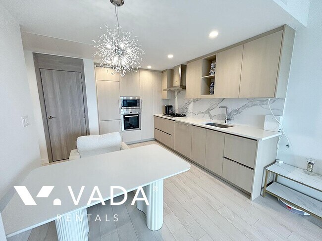 Building Photo - Concord Brentwood Hillside East Furnished ...