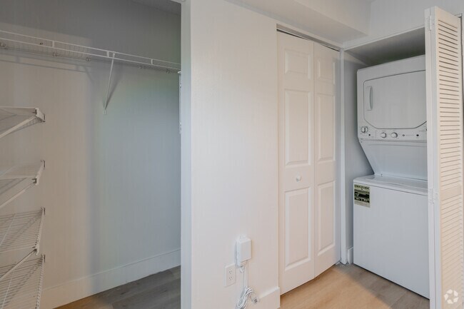 1 dormitorio, 1 baño, 589 pies cuadrados, lavadero - Westshore Marina Flats