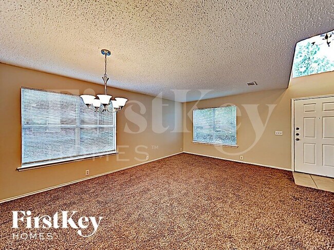 Building Photo - 820 Monette Dr
