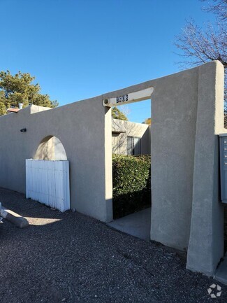 Building Photo - 3608 Bryn Mawr Dr NE