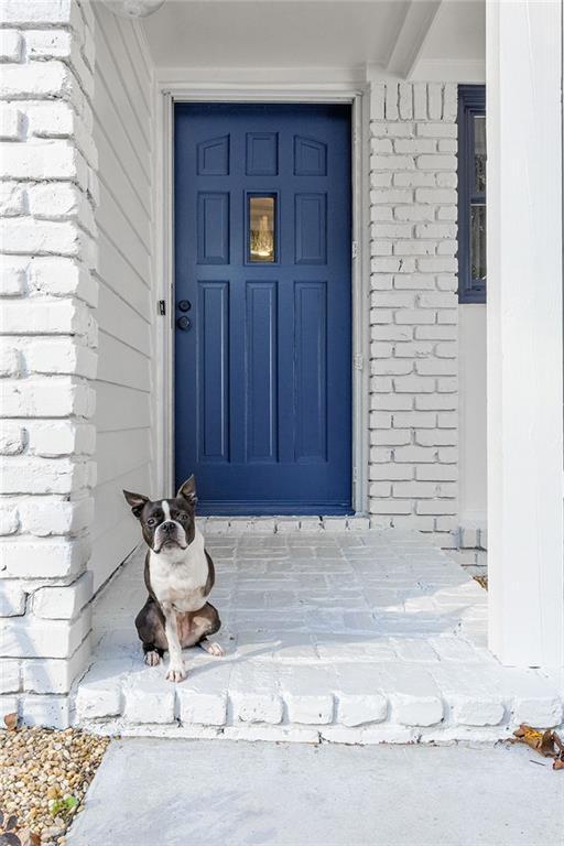 Building Photo - 140 River Springs Dr