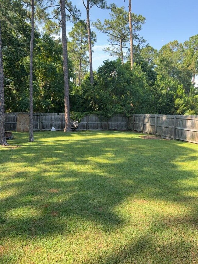 Foto del edificio - 9108 Timber Ln