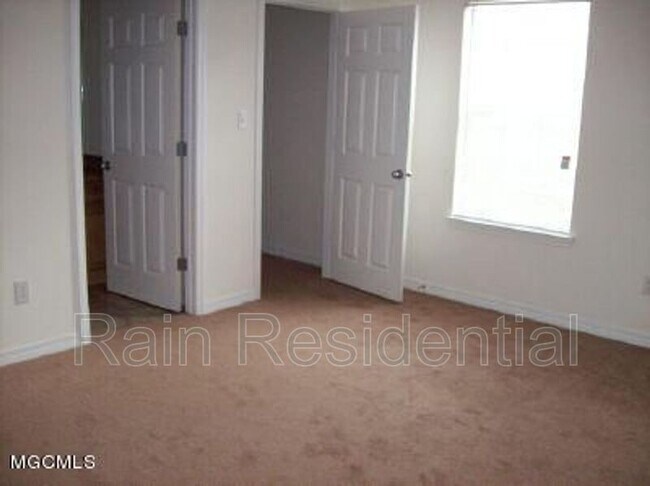 Building Photo - 17342 Avondale Cir
