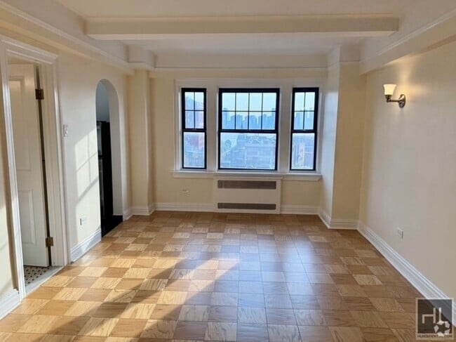Building Photo - AMAZING STUDIO APARTMENT!! AMAZING DEAL! W...
