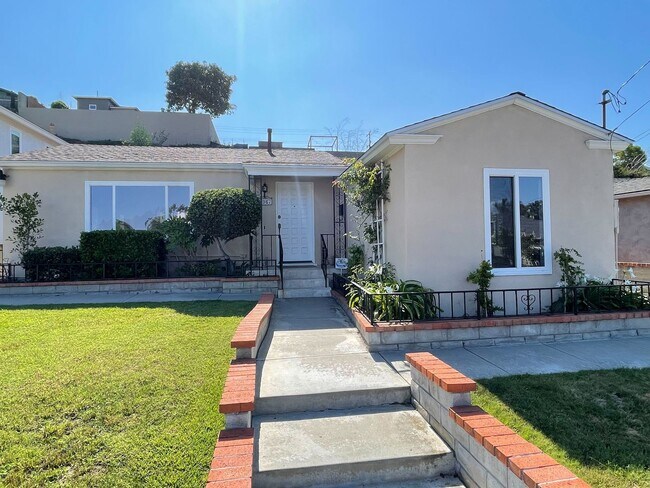 Building Photo - Charming Mission Hills 3-Bedroom Gem with ...