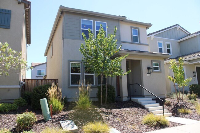 Photo - 1618 Scarlet Ash Ave House