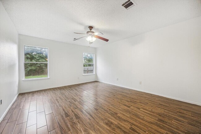Building Photo - 2600 Stapleford Dr