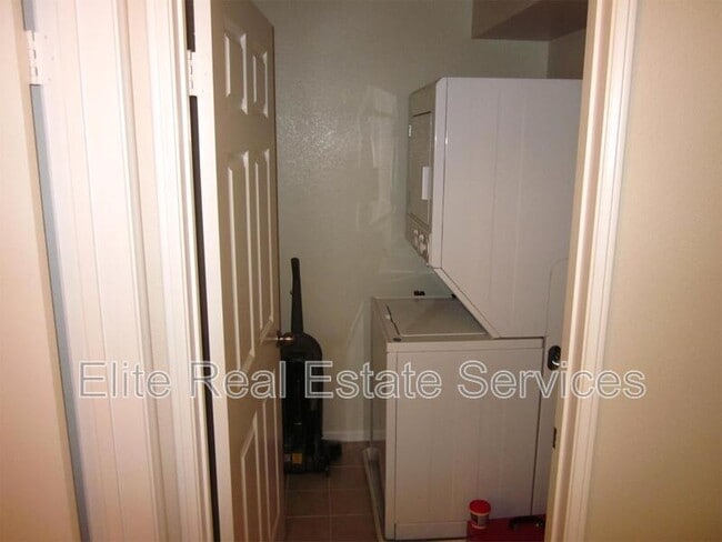 Building Photo - 9728 Marilla Dr