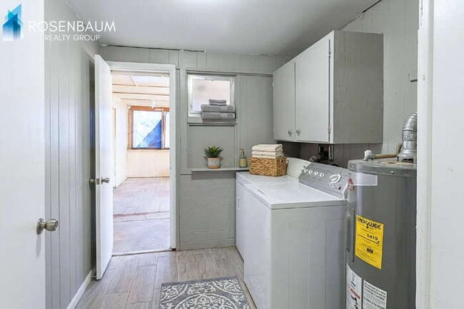 Foto del edificio - 2143 N Bell Ave