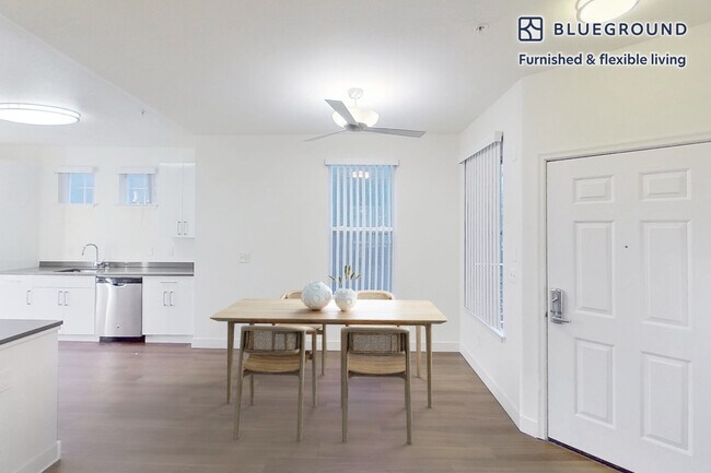 Foto del edificio - 1257 Lakeside Dr