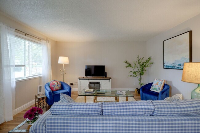 Building Photo - 4931 Catalina Dr
