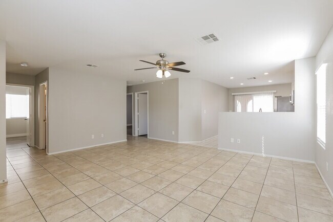 Foto del edificio - 1024 Sky Forest Dr