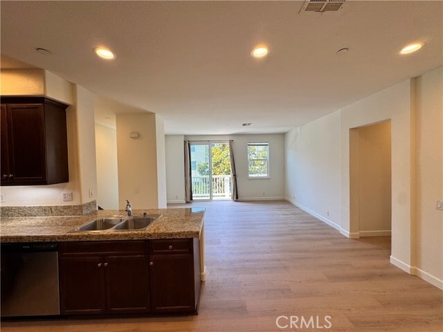 Building Photo - 210 Silk Tree