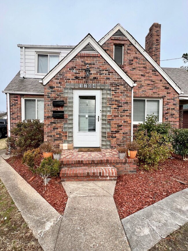 Building Photo - 2BD/1BA Brick Home in Cul-de-sac!