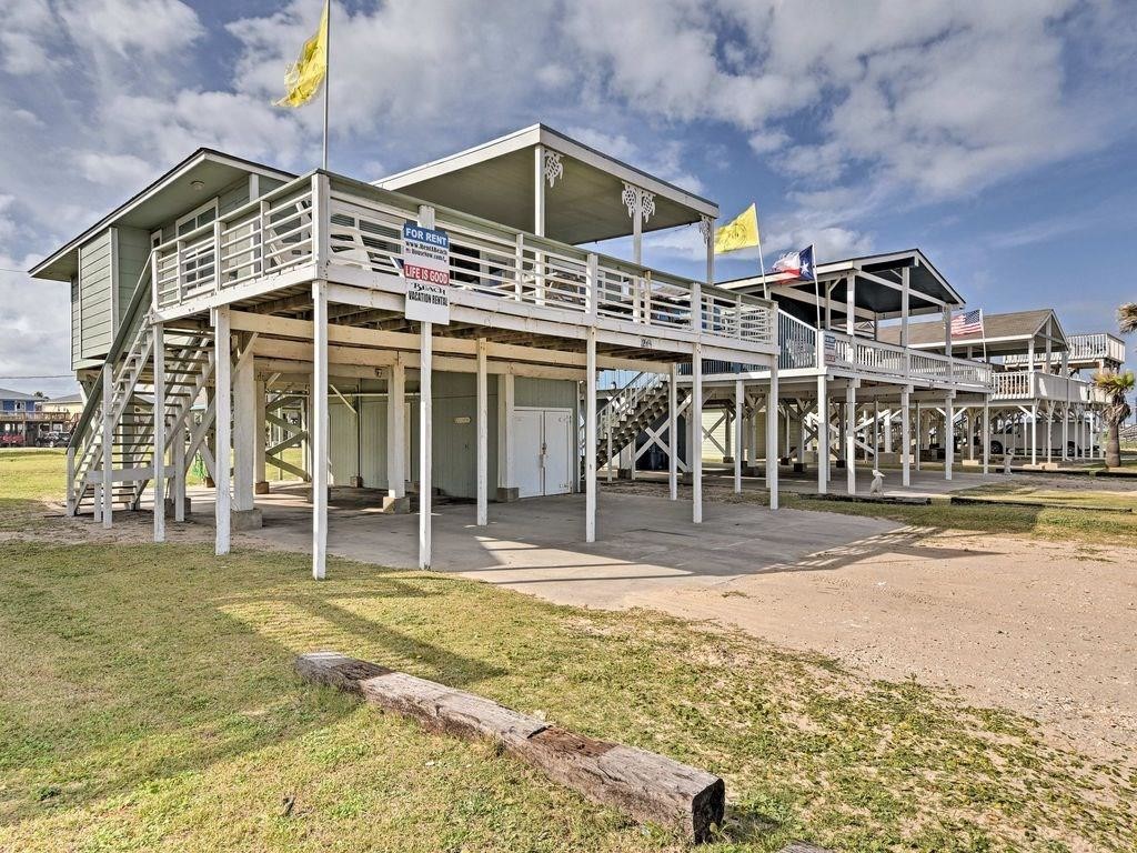 Primary Photo - 214 Beach Dr
