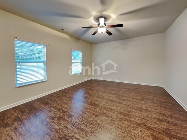 Building Photo - 4055 Clay Ct SE