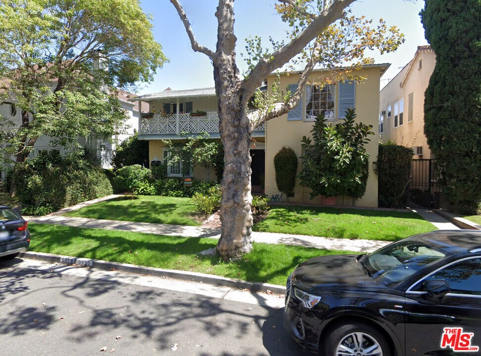 Primary Photo - 9930 Robbins Dr