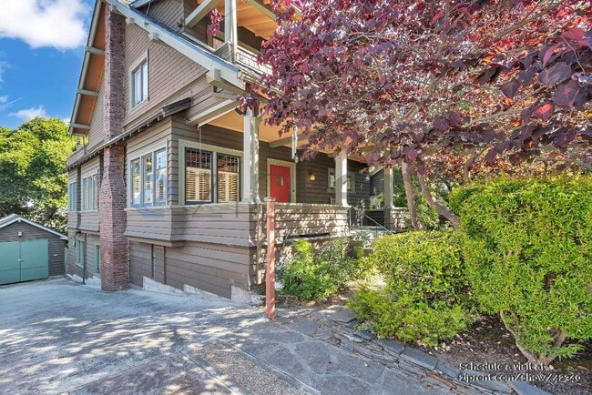 Building Photo - 654 Chetwood St