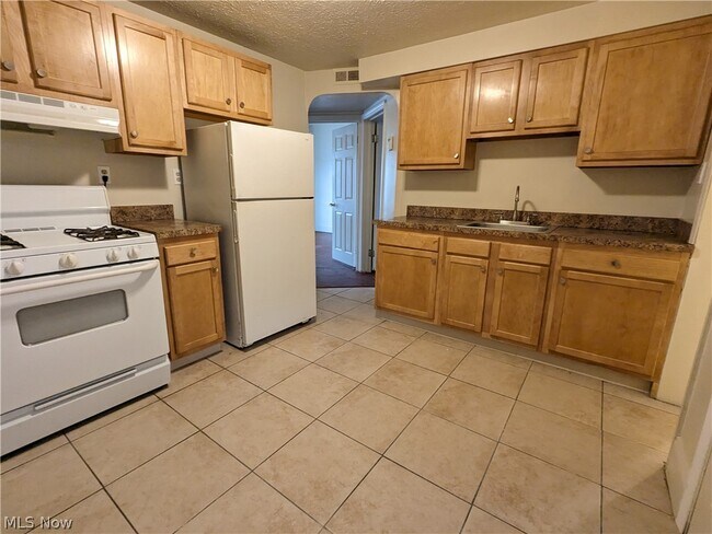 Building Photo - 15300 Waterloo Rd